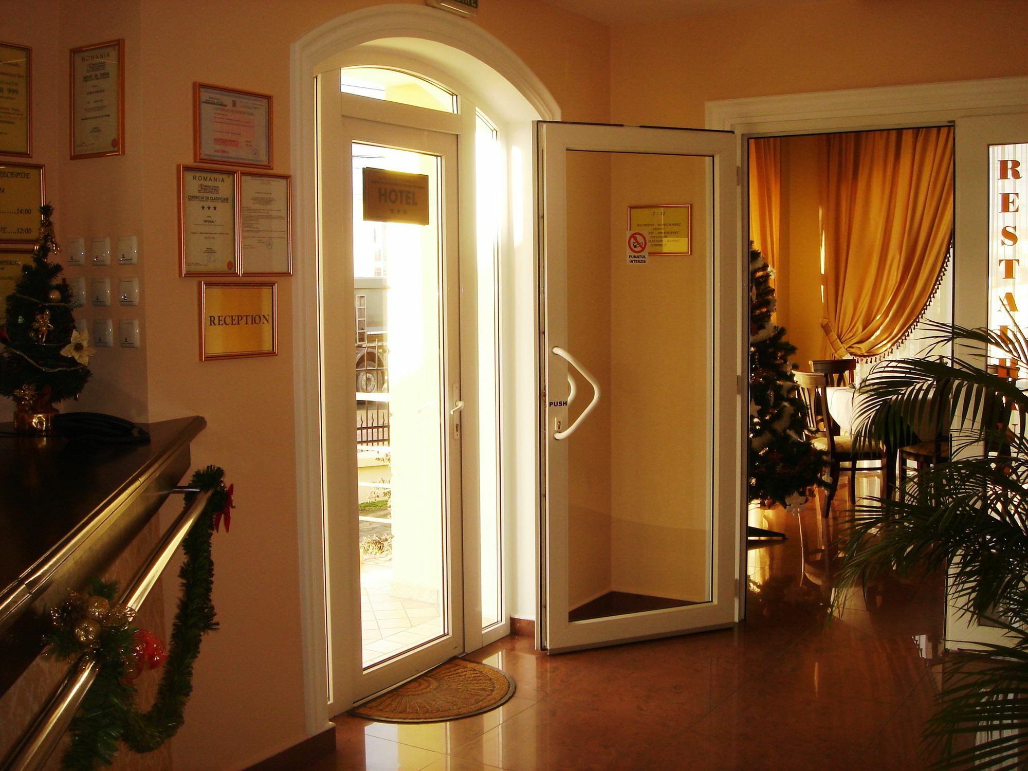 טימישוארה Hotel Imperial מראה חיצוני תמונה